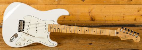 fender player strat maple neck polar white peach guitars