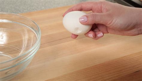 How To Crack An Egg Get Cracking