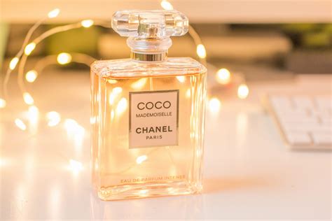 Coco eau de parfum was launched in 1984. Review: Chanel Coco Mademoiselle Eau de Parfum Intense ...