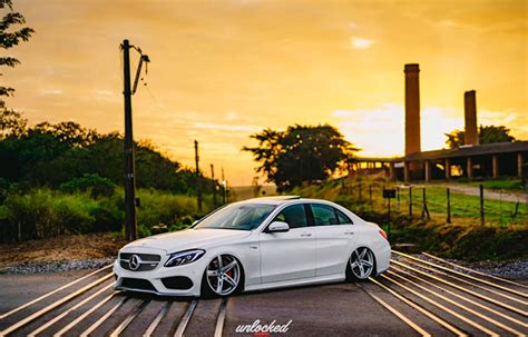 Top speed can vary by model year, body style, and other. Mercedes C250 AMG rebaixada com rodas aro 20″
