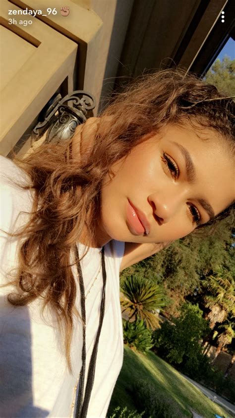 Fahion Killa — She Eating The Sun Zendaya Snapchat Zendaya