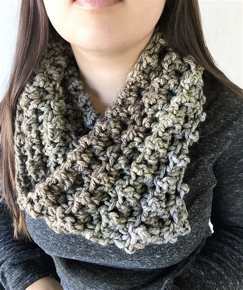 quick and easy chunky cowl free crochet pattern maria s blue crayon