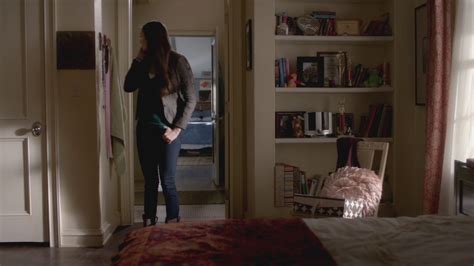 They are in the shades of reds and whites. The Vampire Diaries 3x17 Break On Through HD Screencaps ...