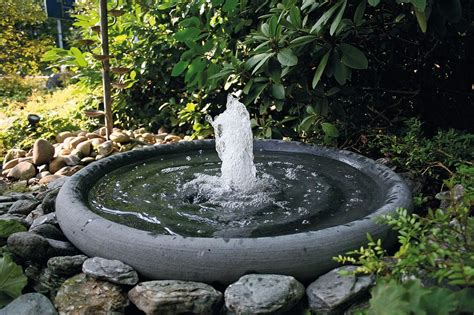 Weitere ideen zu gartenbrunnen, garten, wasser im garten. Materialien | Gartenbrunnen, Brunnen garten, Steinbrunnen ...