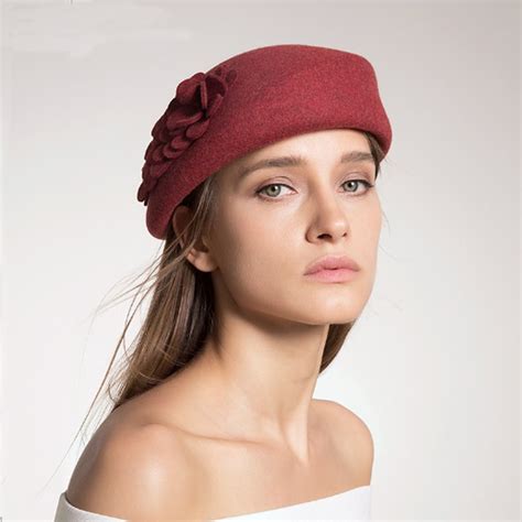 Top 10 Elegant Women’s Hat Trends For Winter 2022