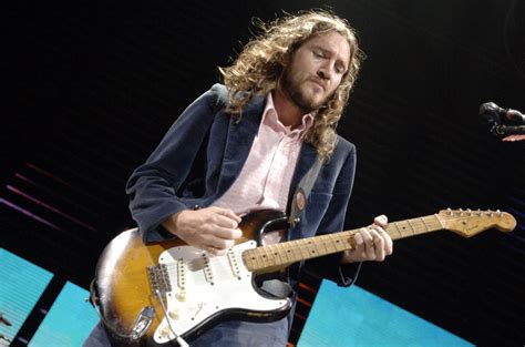 John Frusciante é O Novo Velho Guitarrista Do Red Hot Chili Peppers
