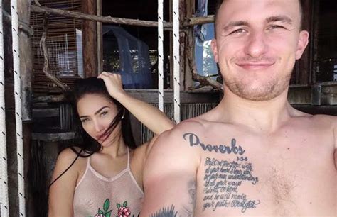 Bre Tiesi Nip Slip At Instagram Selfie Johnny Manziel S New Wife Showed Nipple Out Of Robe