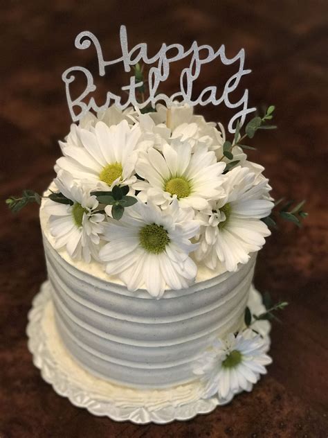 Simple Birthday Cake With Daisies Simple Birthday Cake Cake Sweet