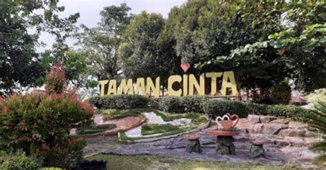 Taman Cinta Pajintan Waterboom Favorit Di Singkawang Borneo Id