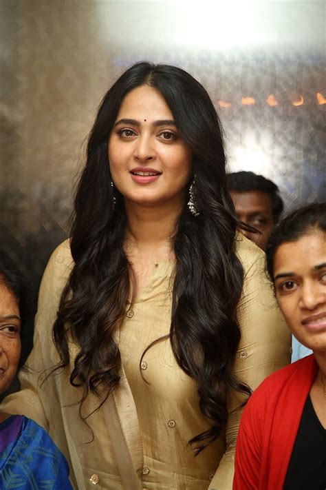 Actress Anushka Shetty Hd Gallery Latest Photos South Indian