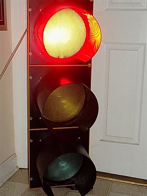Traffic Light with Wireless Remote Control