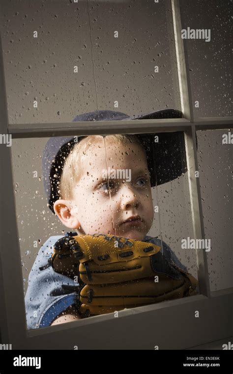 Kids Looking Out Window Rain Hi Res Stock Photography And Images Alamy