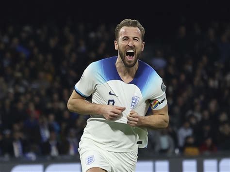 Kane Makes History In Englands Euro Qualifying Win Rthk