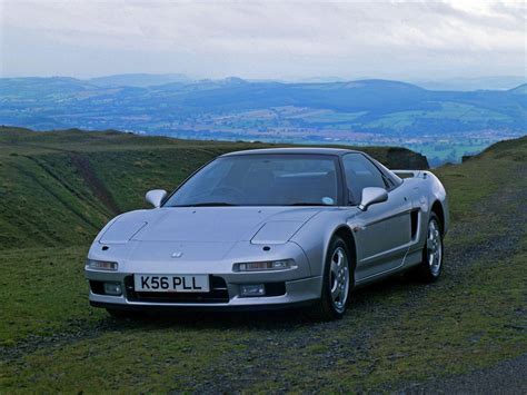The honda / acura nsx was introduced in 1990 and began production in 1991 at a time when the japanese constructor was dominating the world of formula 1 motor racing. Honda NSX 1990 года выпуска для рынка Великобритании и ...