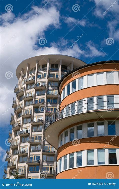 Runde Häuser Stockbild Bild Von Rund Architektur Himmel 5537405