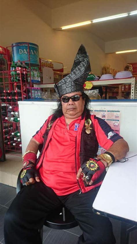 He ascended the throne after the death of his father, muzaffar shah.:246. Respect sultan mansur shah melaka