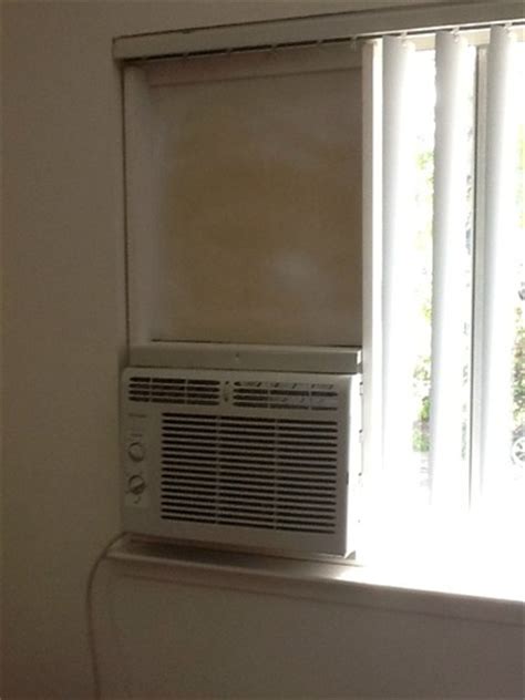 Installing a sliding window air conditioner is very easy and quick. Amazon.com: Frigidaire FRA052XT7 5,000-BTU Mini Window Air ...