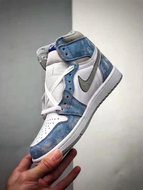 Air Jordan 1 Retro High Og Hyper Royal 555088 402 Buy Authentic Sneakers Online