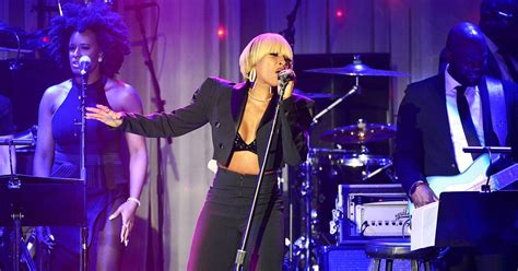 Mary J Blige Plots Strength Of A Woman North American Tour Rolling