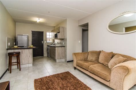 2 Bedroom Apartment Flat To Rent In Heuweloord P24 113031435