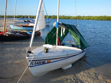 A Simple Tent On This Wayfarer In Florida Sailing Dinghy Small Boats