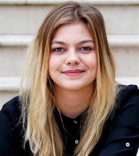 On s'aimait trop pour s'aimer bien. Louane : 5 choses que vous ne savez (peut-être) pas sur l ...