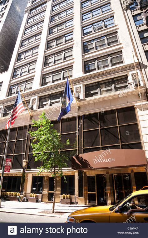 16 East 32nd Street Avalon Hotel Nyc Stock Photo Alamy
