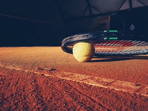 An unreturnable ball (ball bounces twice); Tennis Rules And Scoring System - tenniz.net