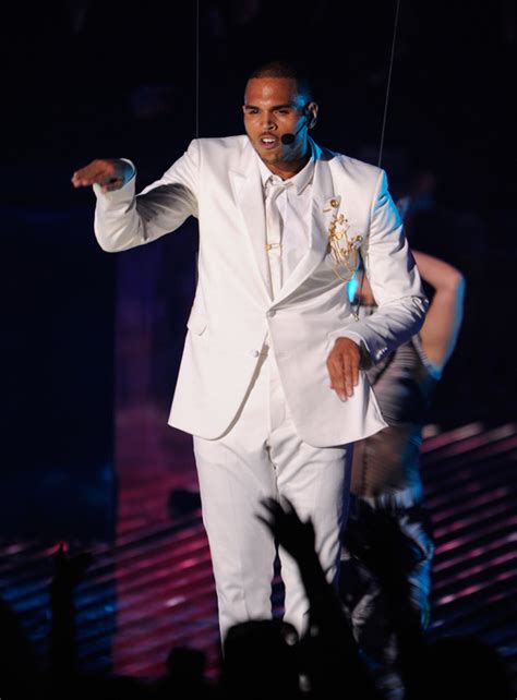 Chris Brown Takes Flight With His 2011 Vma Performance