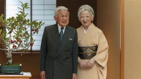 Akihito El Emperador De Japón Abdicará En Favor De Su Hijo Naruhito