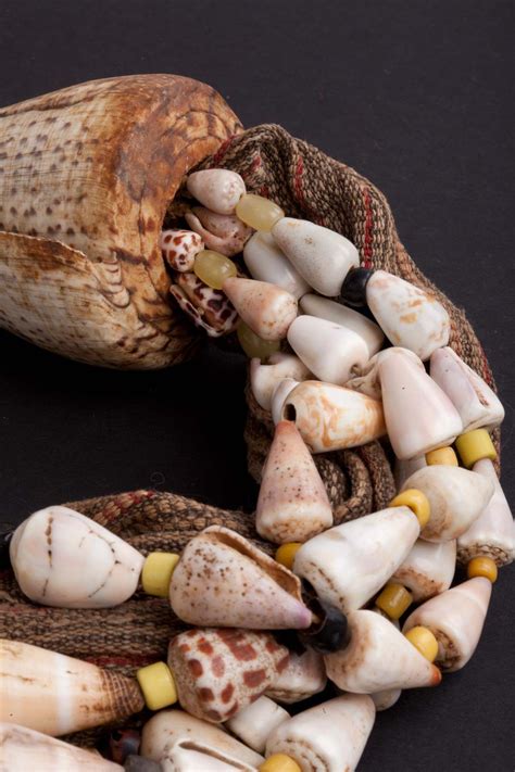Shell Jewelry Shell Necklaces Spindle Whorls Philippine Art Ethnic