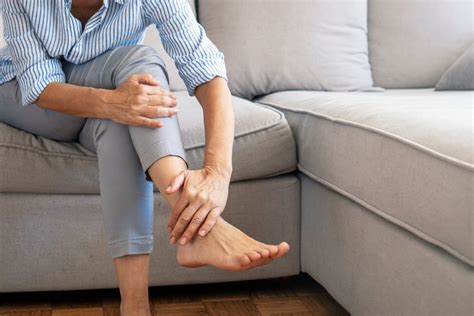 Sprained Toe Vs Broken Toe Causes Treatment Recovery