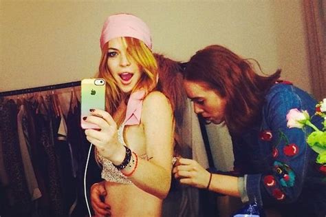 Lindsay Lohan Posts Fun Wide Mouthed Selfie While On Magazine Photoshoot Irish Mirror Online