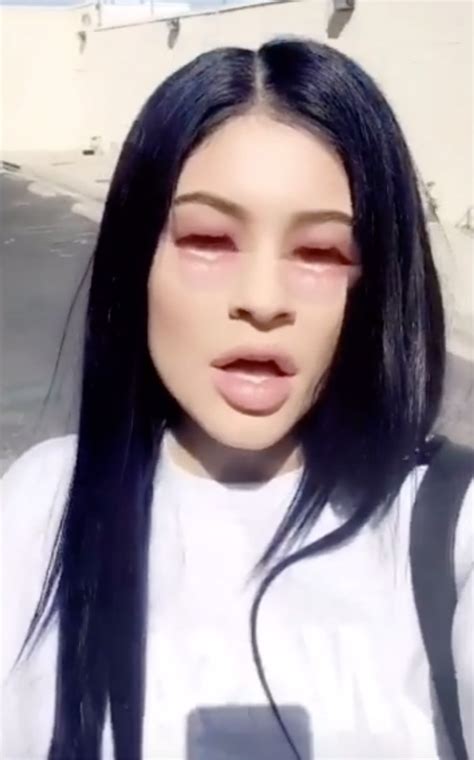 Watch Kylie Jenners Lips As Eyes — Scary Snapchat Video Hollywood Life