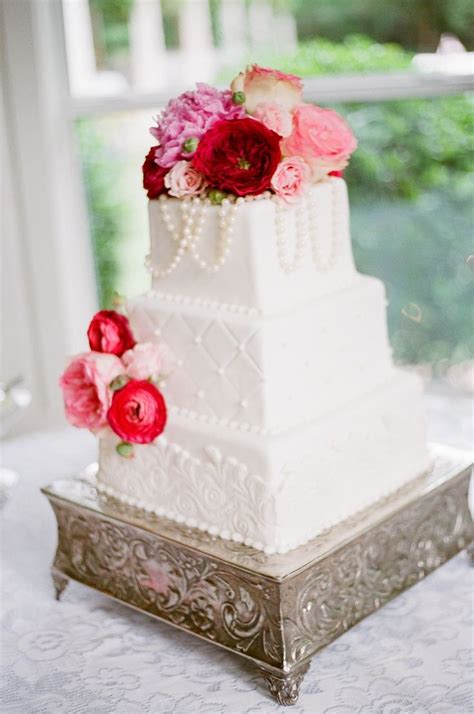 We did not find results for: Square on cake stand | Square wedding cakes, Romantic ...