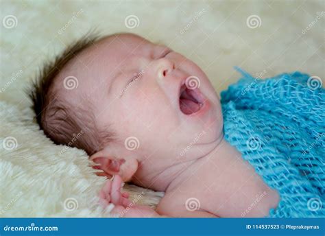 Baby Yawning Before Sleep Stock Image Image Of Pink 114537523