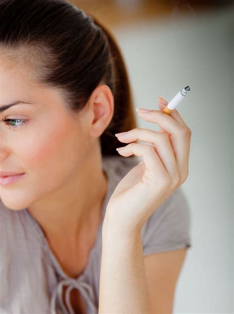 Female Smokers More Likely To Be Killed By Their Habit Than They Were In The 1960s Marie Claire