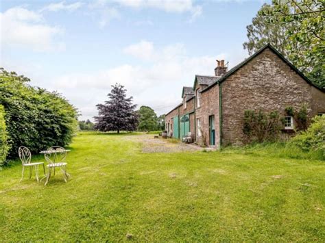 20 Secure Dog Friendly Cottages With Enclosed Gardens Uk