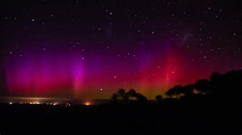 Amazing Dawn Light Show As Aurora Australis Makes A Rare Wa Appearance