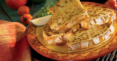 Place 2 tortillas in the skillet. Chicken Fajita Quesadillas - John Soules Foods | Recipe ...