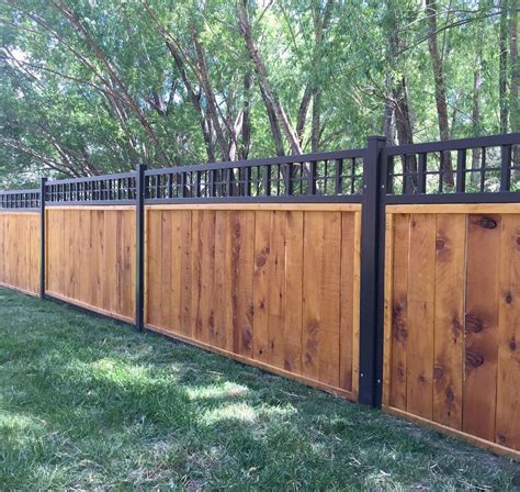 The white vinyl fence gives the backyard sanctuary the desired privacy. DIY Backyard Privacy Fence Ideas on A Budget (65 | Privacy fence designs, Fence design, Cheap ...