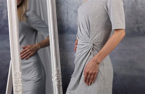 How A Mirror Can Help People Who Hate Their Bodies Wsj