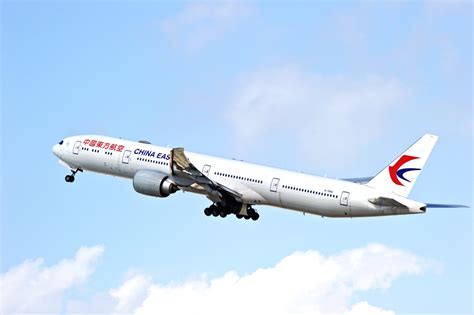 Chinese Airlines Increase Domestic Flights Amid Summer Travel Peak
