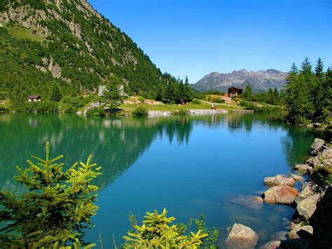 Lake In Italian Alps Alps Shore Italy Bonito Mirrored Mountain