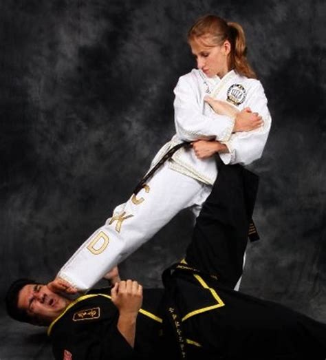 Pin By M T On Sport Martial Arts Girl Female Martial Artists Martial Arts Women