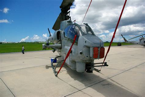 アメリカ海兵隊 Bell Ah 1 Cobra 62660 嘉手納飛行場 航空フォト By 婆裟羅大将さん 撮影2008年07月05日