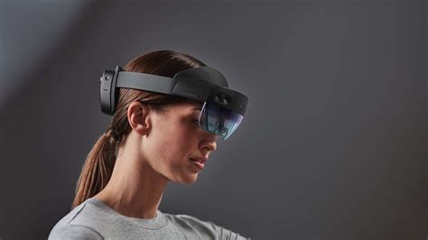 Microsofts Hololens 2 Mixed Reality Headset Better Specs Comfort