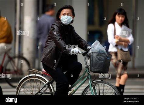 Shangai Pollution Hi Res Stock Photography And Images Alamy