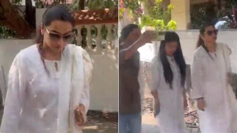 Vidya Balan's Grace Amidst Grief: A Lesson in Composure at Pankaj Udhas