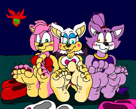 Jun 02, 2012 · sonic girls, especially amy rose, rouge the bat and blaze the cat other female furries, including(but not limited to) krystal fox, kitty katswell, callie briggs, coco bandicoot and lola bunny male furries (on occasion) furry oc's my fursona, louis squirrel foot/sock tease pictures of female furries playful tickling (female furries only) Sonic girls airing out by fruitgems -- Fur Affinity dot net